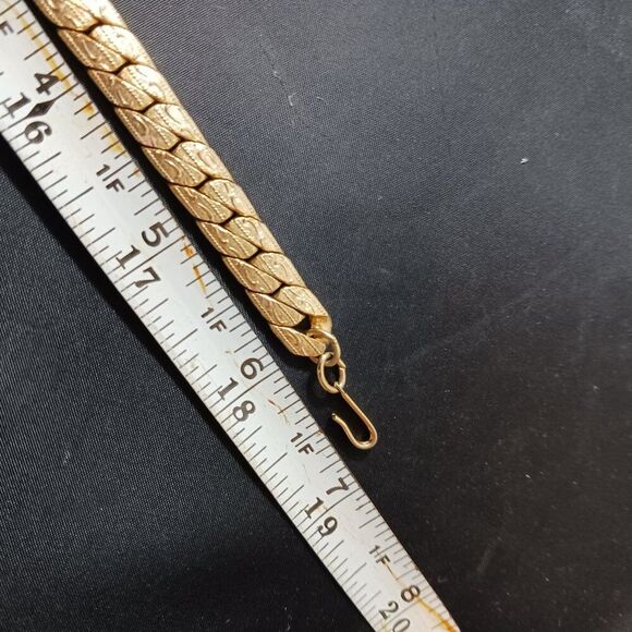 Sarah Coventry Vintage 1965 Gold Tone Choker Necklace - Picture 8 of 8